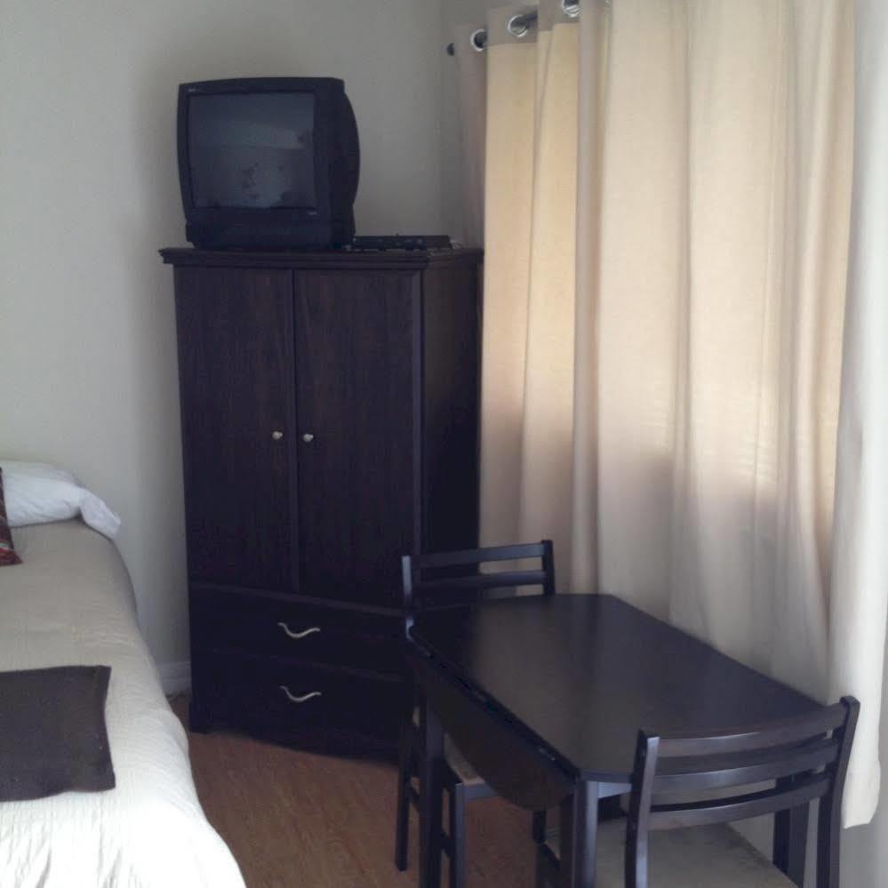 Motel De L'Anse Port-Daniel Екстер'єр фото
